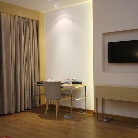 Country Inn & Suites By Radisson, Meerut Exterior foto