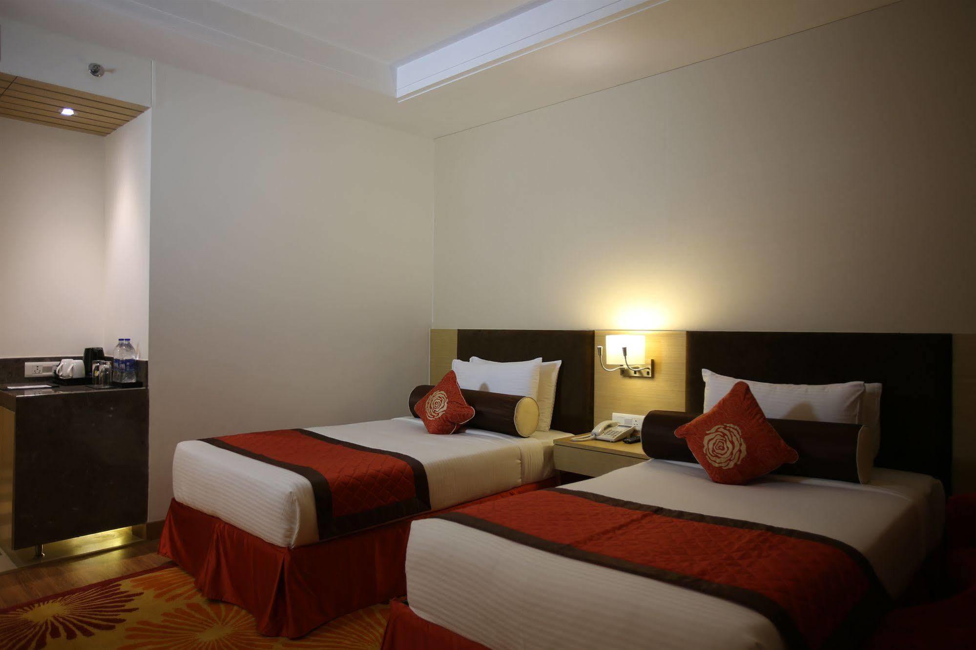 Country Inn & Suites By Radisson, Meerut Exterior foto