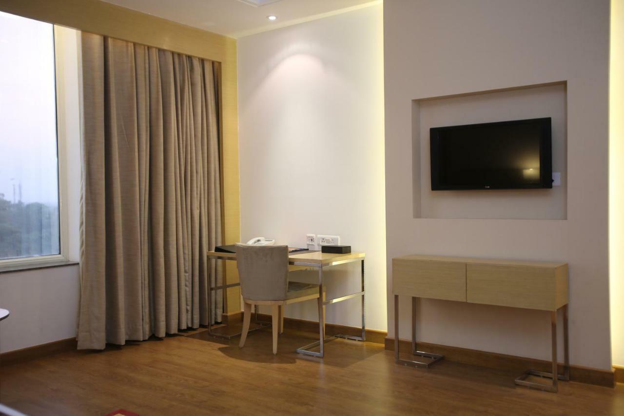 Country Inn & Suites By Radisson, Meerut Exterior foto